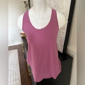 Lululemon Essential Love Moss Rose‎ Top Workout Soft Top Twist Back